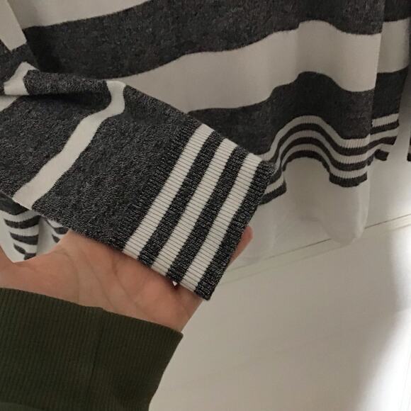 Calvin Klein Gray & White Stripe Lightweight Layered Look v-neck Sweater Large - Picture 3 of 8